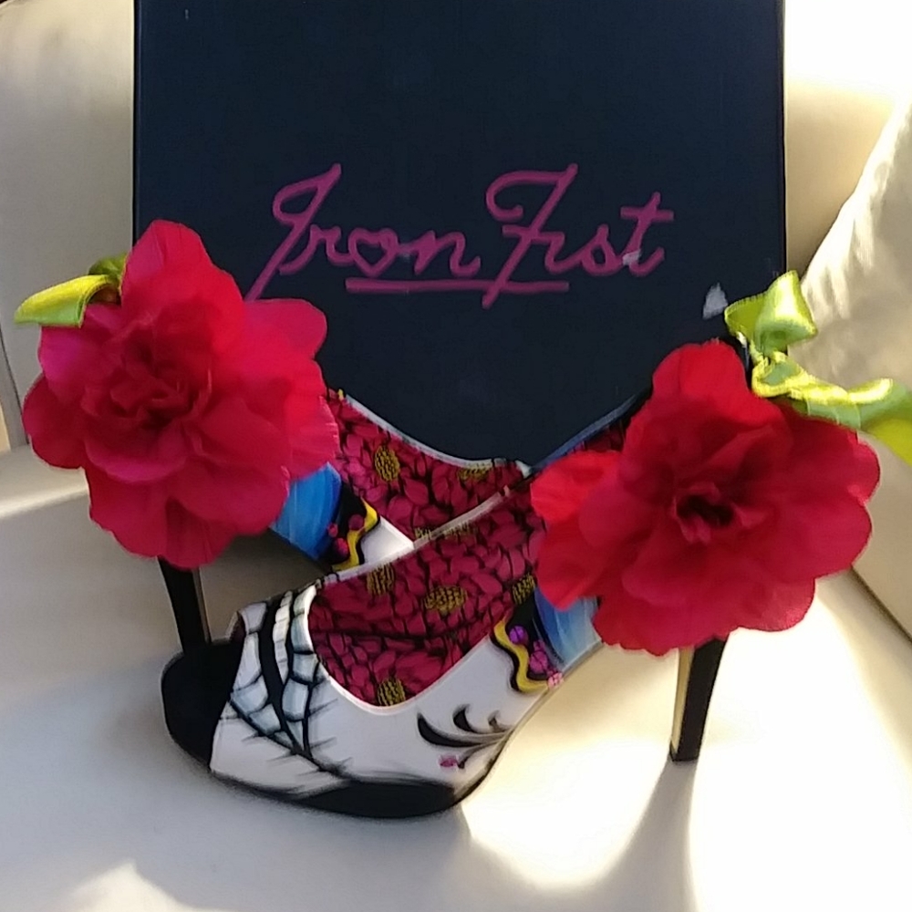 Lady Killer peep toe platform heels